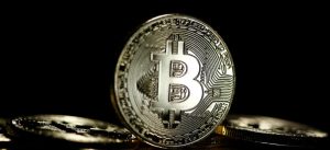 BTC chuẩn bị phá Kumo lần đầu kể từ tháng 10, sóng tăng mạnh đang tới?