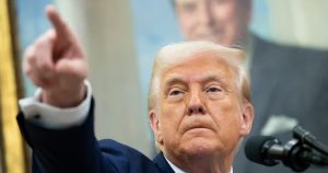 Ông Trump kiếm ít nhất 1,4 tỷ USD từ tiền số, vượt hàng loạt “ông lớn” crypto giữa lúc thị trường lao dốc